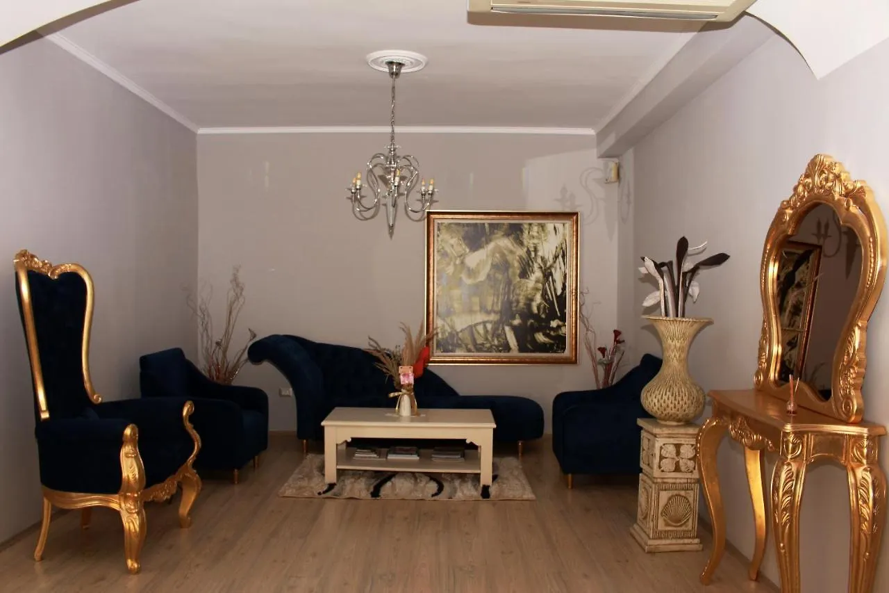 טיראנה Theranda Boutique Hotel