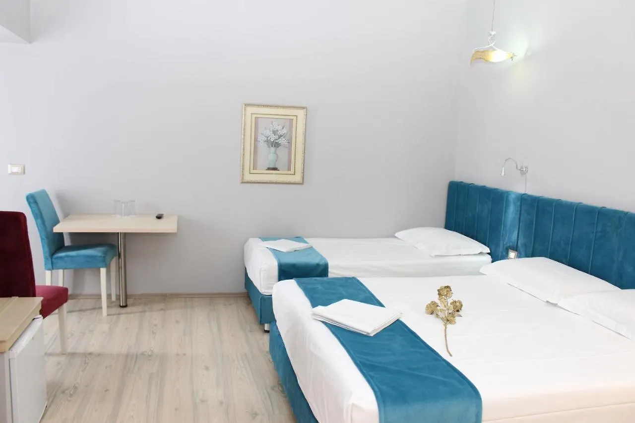 טיראנה Theranda Boutique Hotel