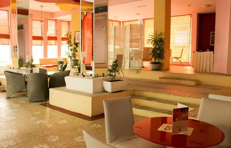 טיראנה Theranda Boutique Hotel 3*,
