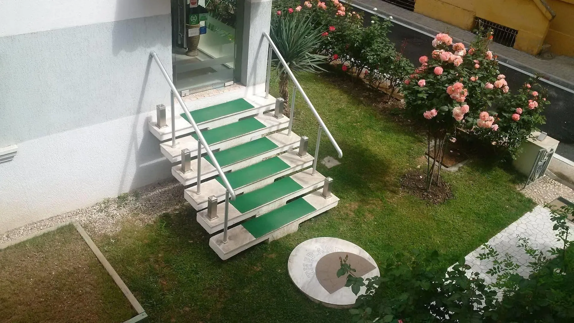 טיראנה Theranda Boutique Hotel