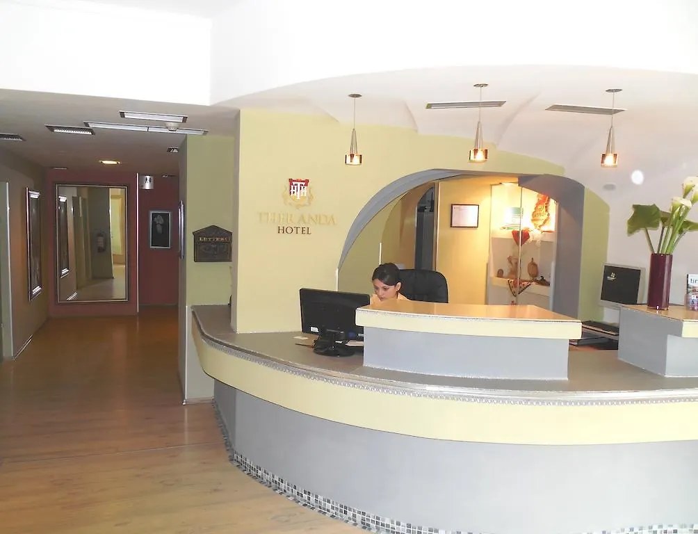 טיראנה Theranda Boutique Hotel 3*,  אלבניה